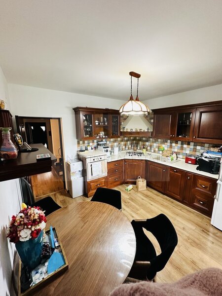 Vila mobilata complet de inchiriat, aproape de padure, 4 camere